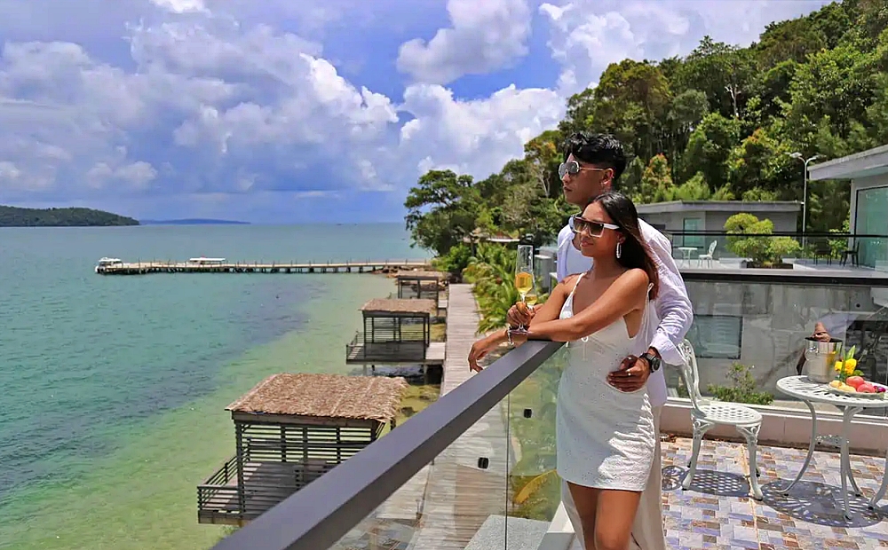 Pearl Beach Resort and Spa Koh Rong Samleum