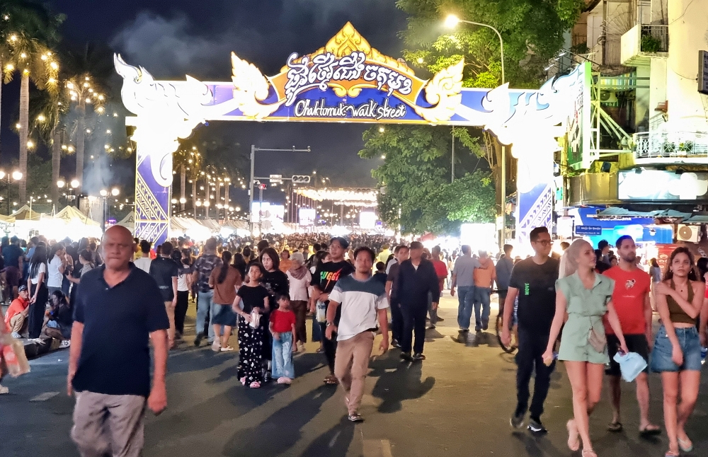 Walking street Phnom Penh