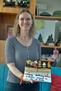 Esther en verjaardagstaart